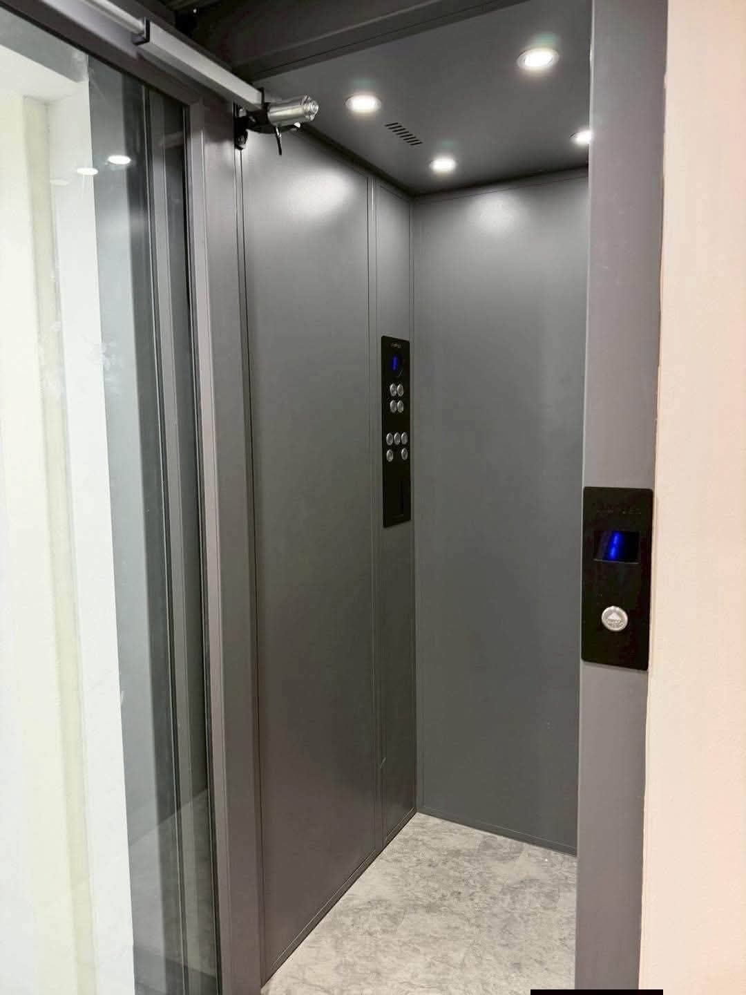 ขายด่วน! ลดทันที 2 ล้าน! ทาวน์โฮม 4.5 ชั้น มีลิฟต์ส่วนตัว สุขุมวิท 101 ใกล้ BTS ปุณณวิถี 2